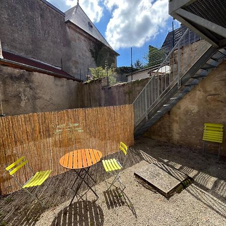 Appartement Au Centre-Ville Avec Cour 朗格勒 外观 照片