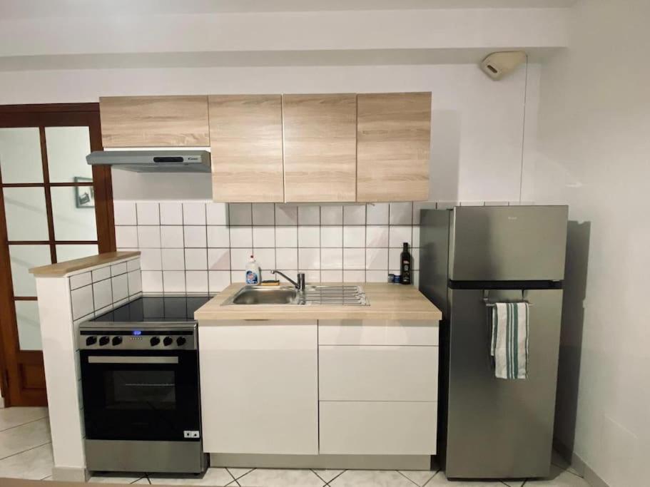 Appartement Au Centre-Ville Avec Cour 朗格勒 外观 照片